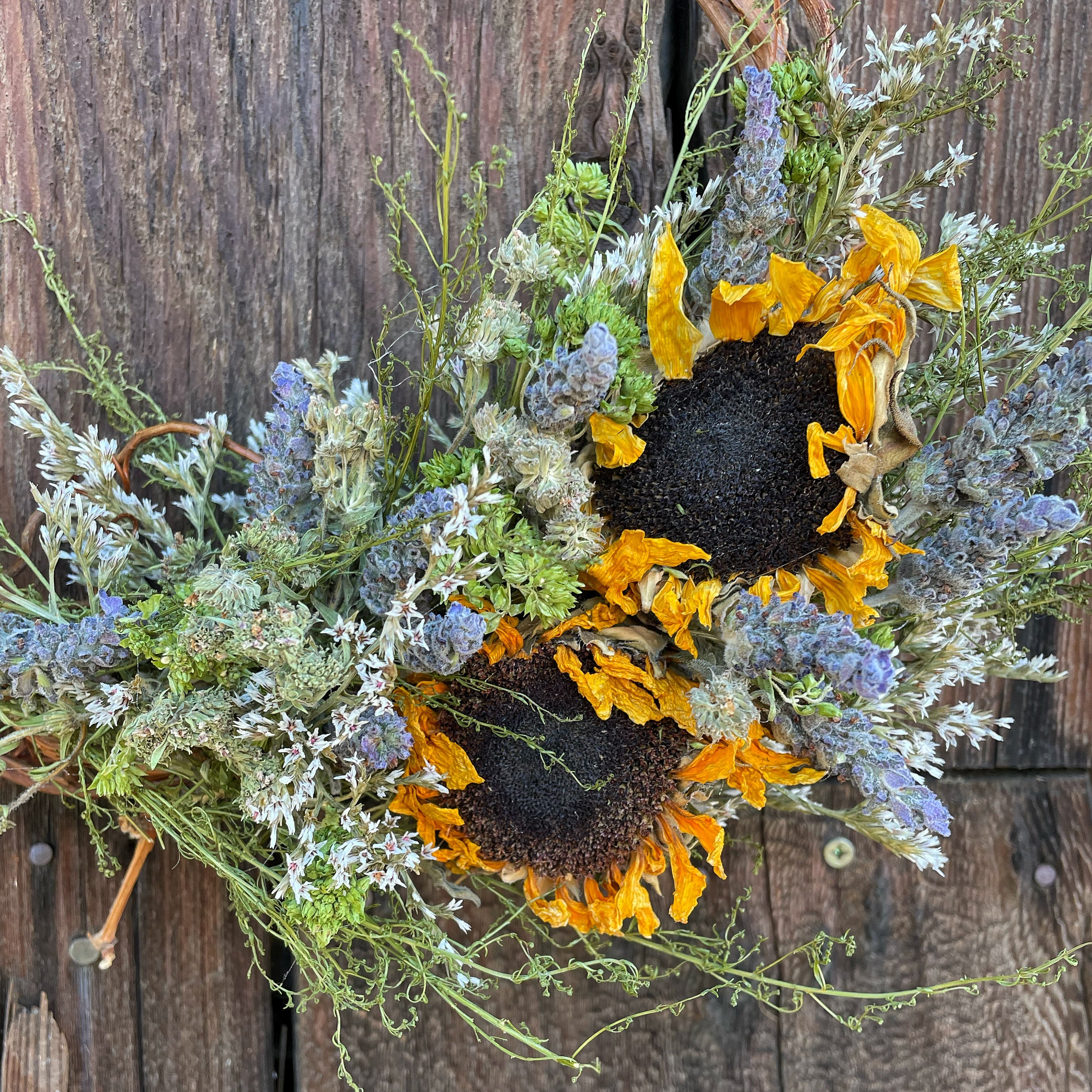 dried_sunflower_wreath_detail.jpg